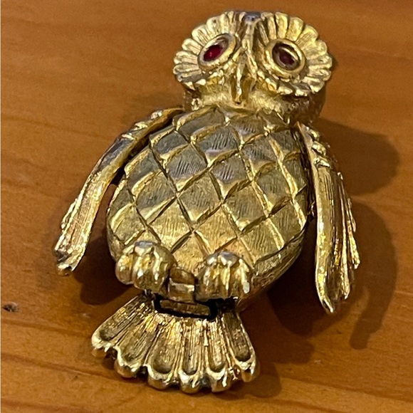 Vintage Gold Tone Vonda Owl Solid Perfume Brooch or Pendant - Picture 3 of 6